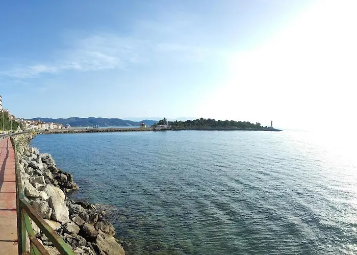 Apartmán Simply Meraki Gytheian With Panoramic Sea View